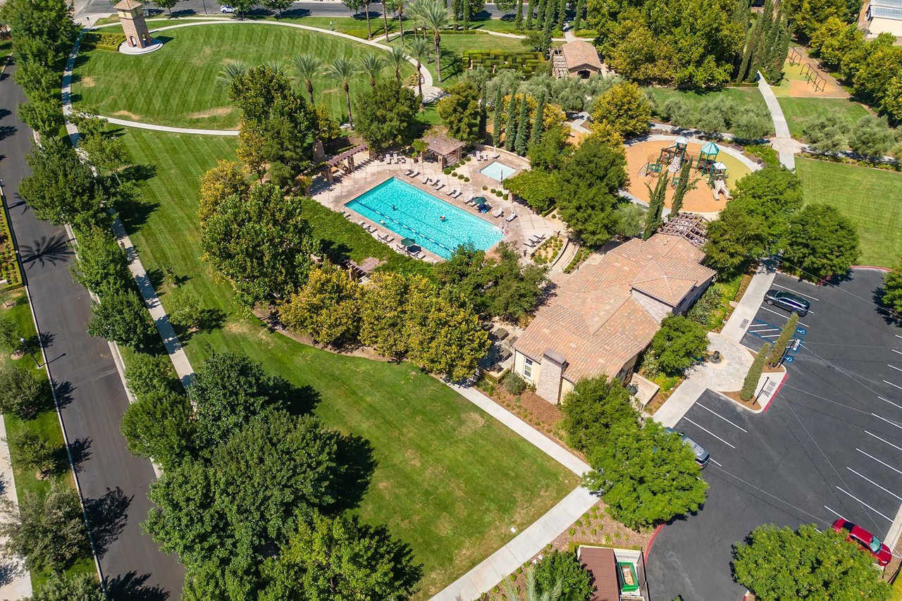 3851 Loyola Lane